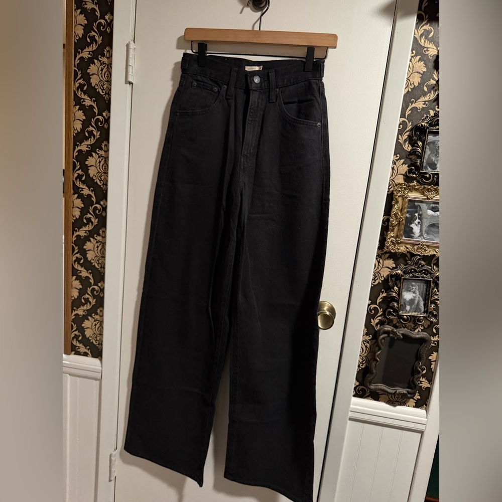 Levi’s Women's Black Cinch Baggy Jeans